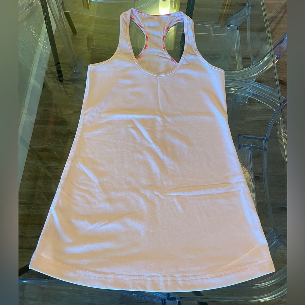⚜️ Lululemon light pink top - Size 6 (unworn) ⚜️